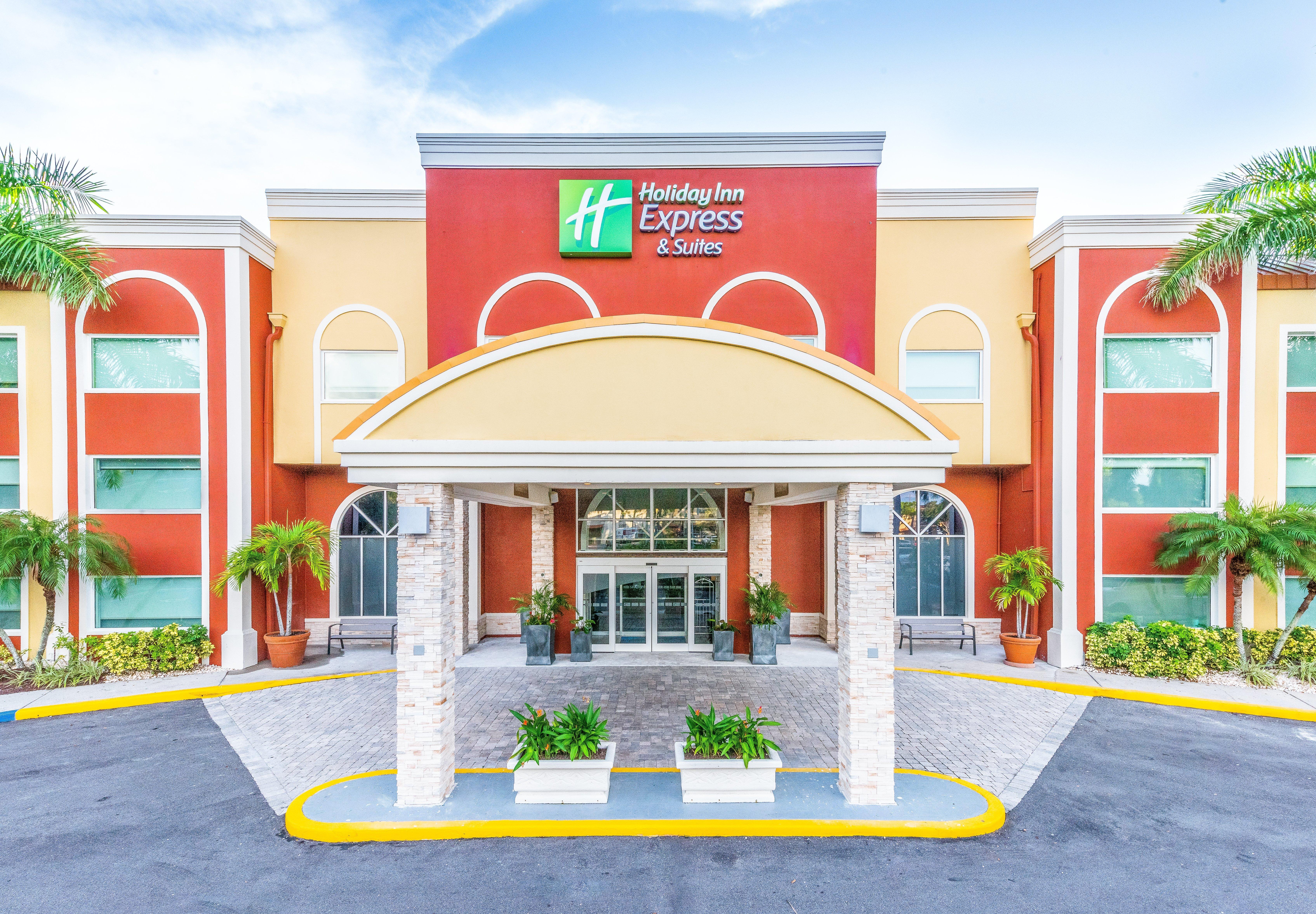 Holiday Inn Express Hotel & Suites Bradenton West By Ihg Exterior foto
