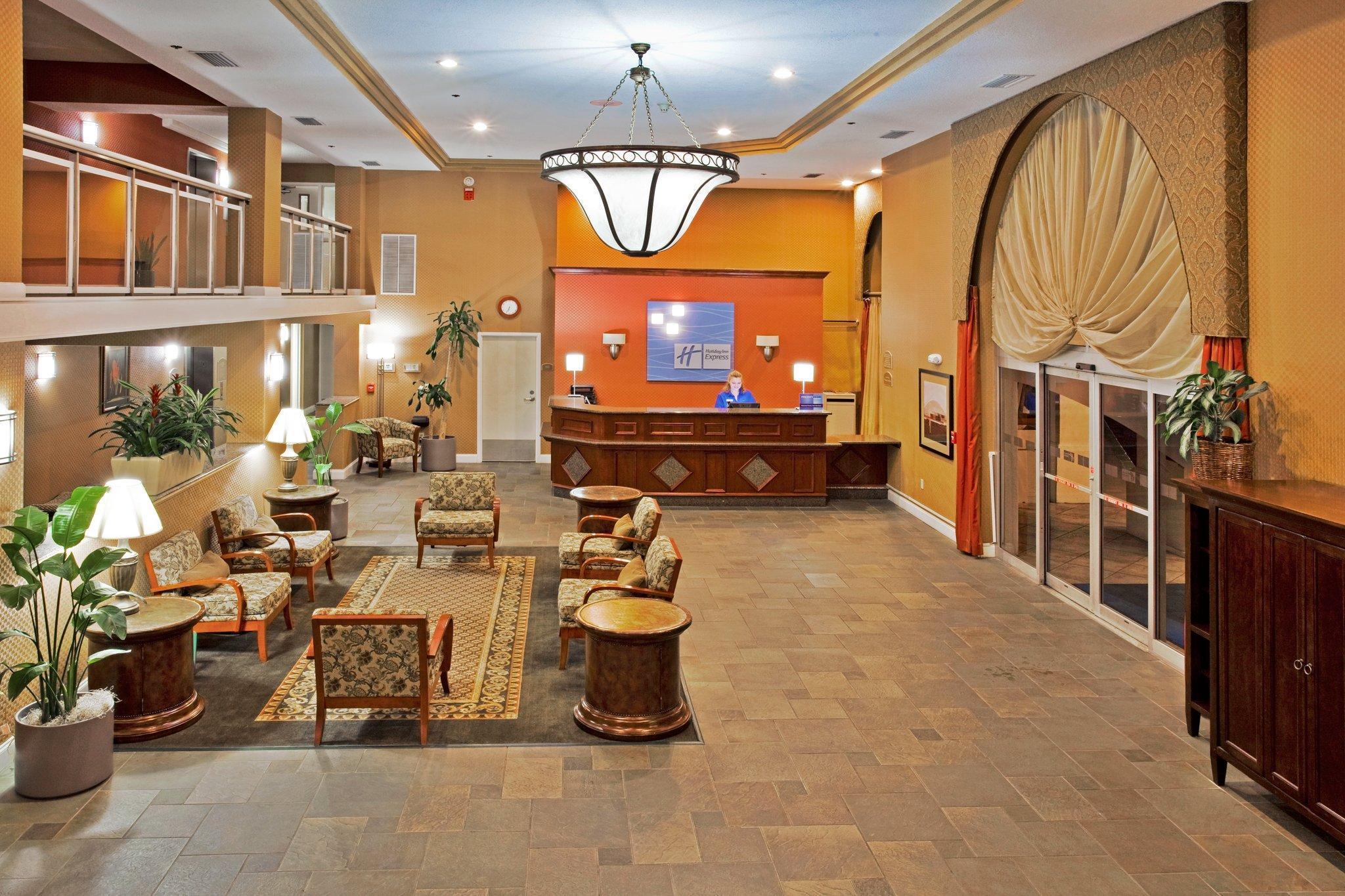 Holiday Inn Express Hotel & Suites Bradenton West, An Ihg Hotel Exterior foto