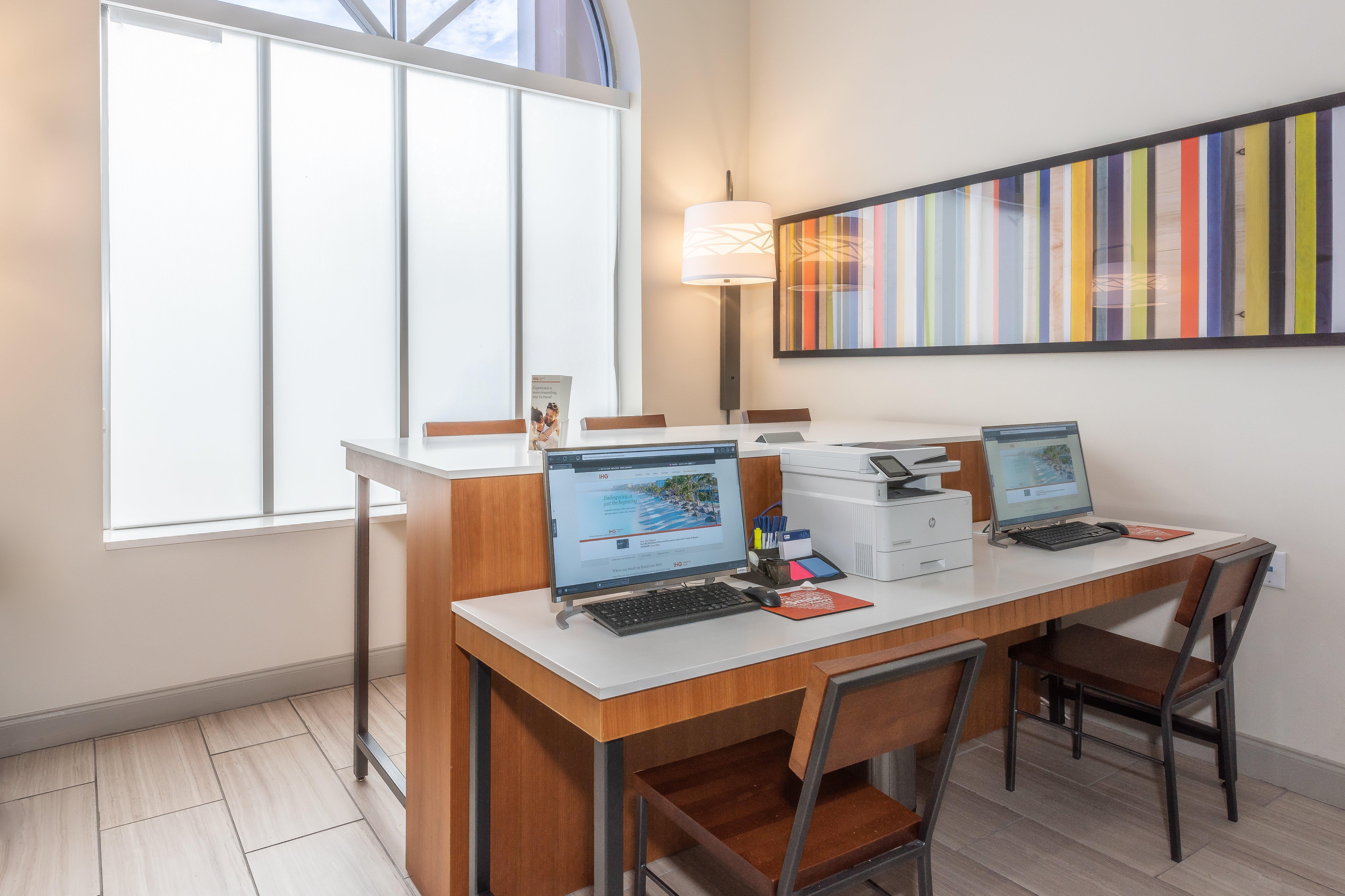 Holiday Inn Express Hotel & Suites Bradenton West By Ihg Exterior foto