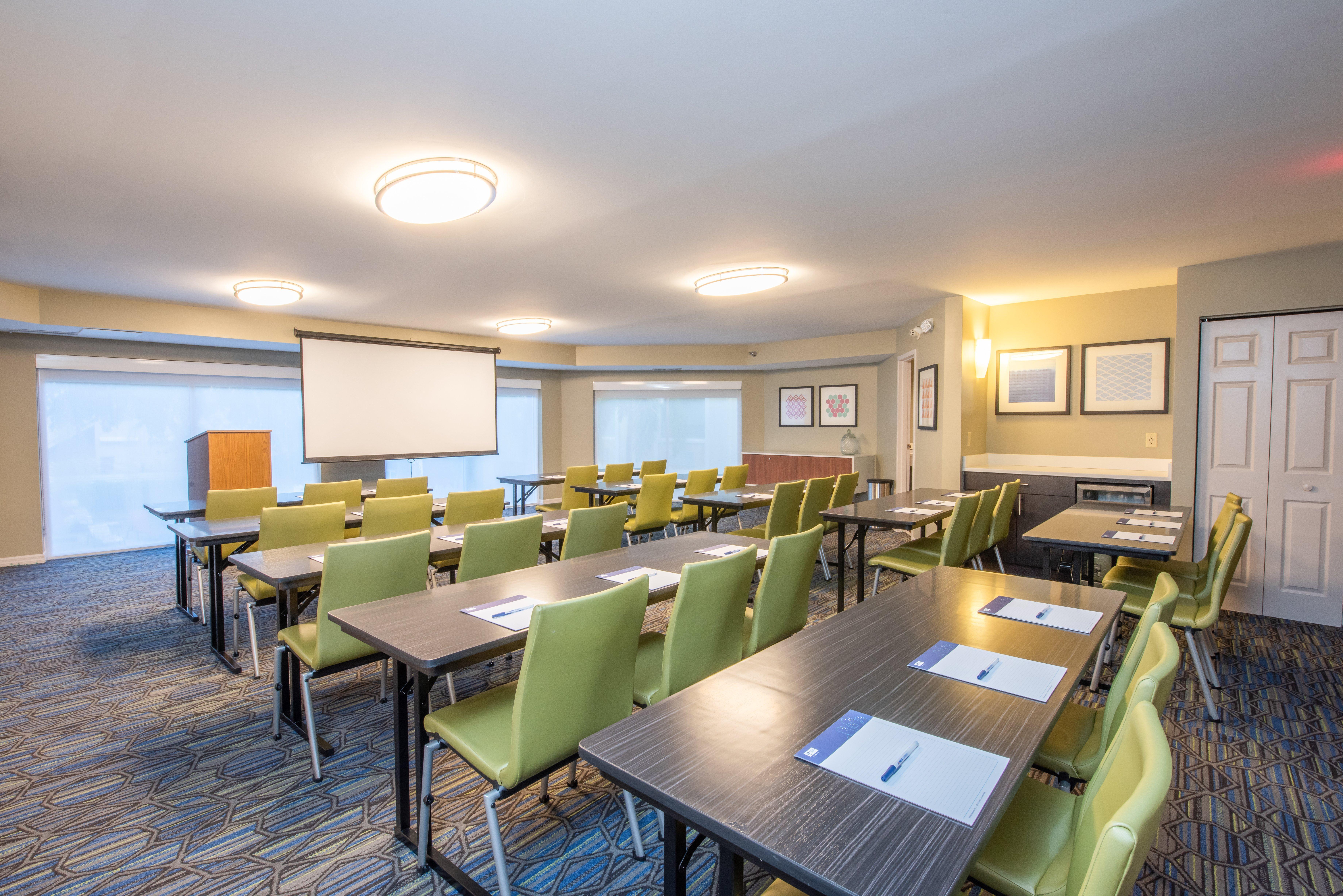 Holiday Inn Express Hotel & Suites Bradenton West By Ihg Exterior foto