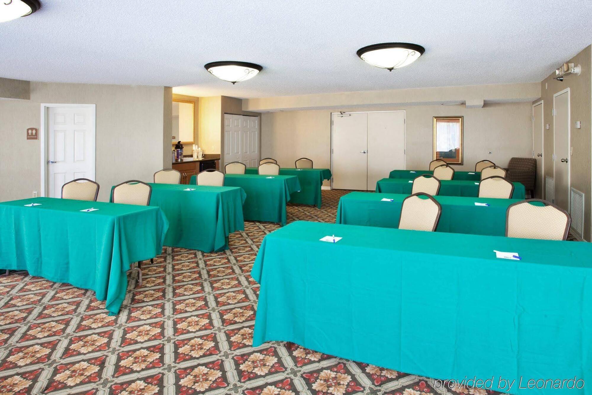Holiday Inn Express Hotel & Suites Bradenton West By Ihg Exterior foto